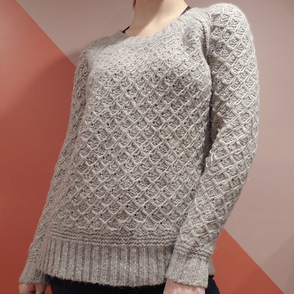 Oversized grey quilted pattern sweater